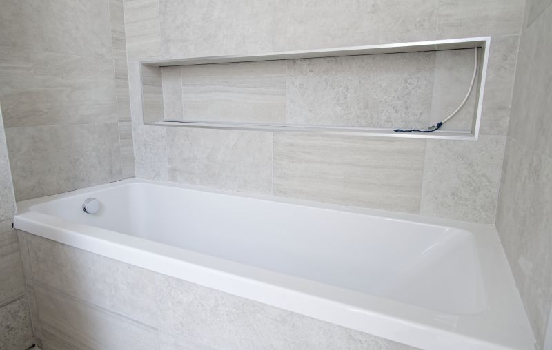 Traditional Acrylic Bathtub